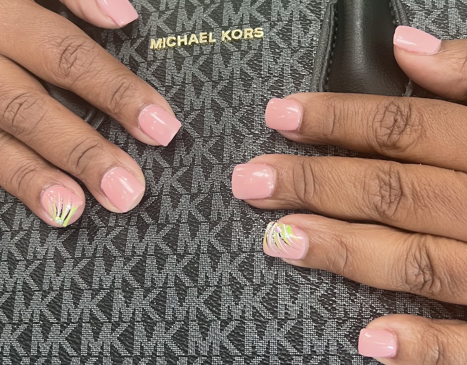 Modern Nails & Spa logo